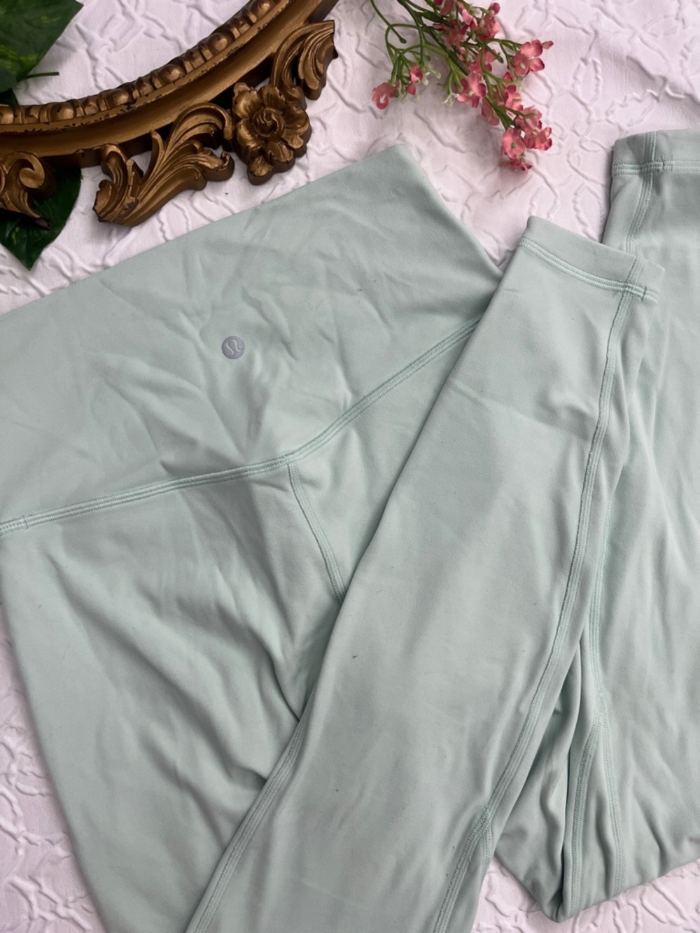 Lululemon athletica Mint Green Leggings size 6